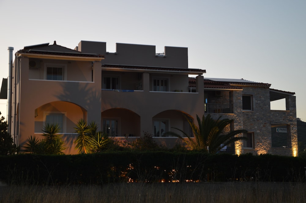 Diamond Palace Apartments