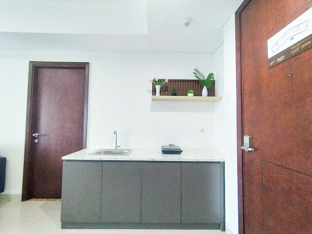 Simple 1Br Near Mall At Grand Sungkono Lagoon Apartment