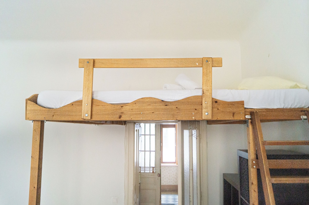 Budget 1BR Apt Sleeps 5 Belvedere