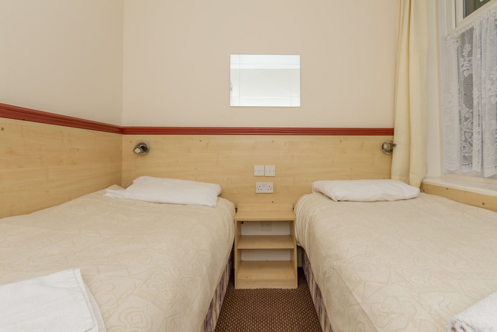 Lynton Apartments