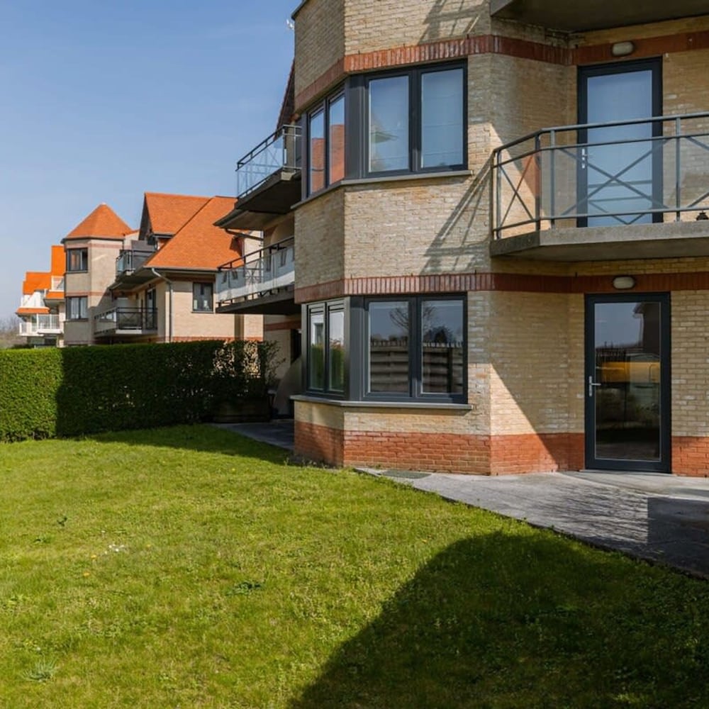 Bright Apartment With Large and Sunny Garden