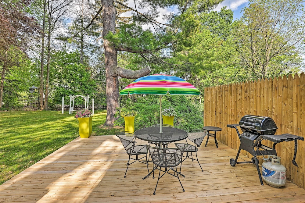 Near Keuka Lake: Walkable Paradise!