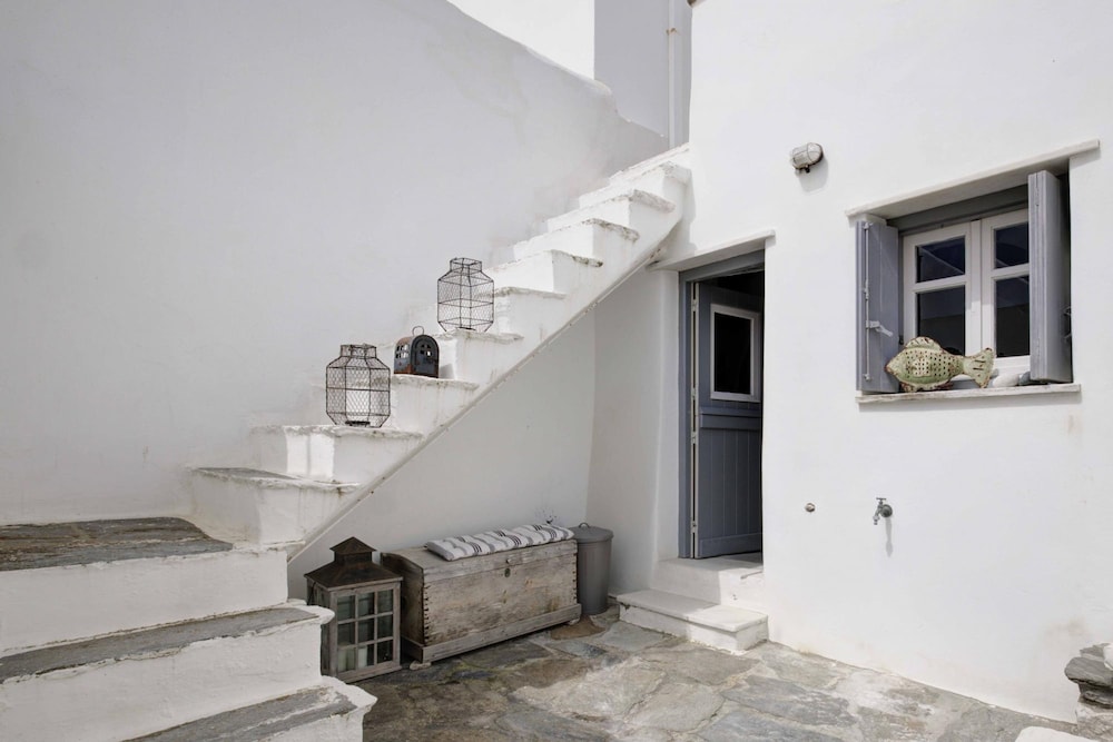 Tinos Experience the House