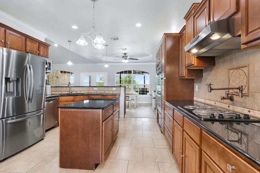 6A Ranch Luxury Meets Country!