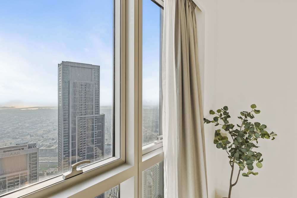 Luxury City Stay Near Mall and Pool