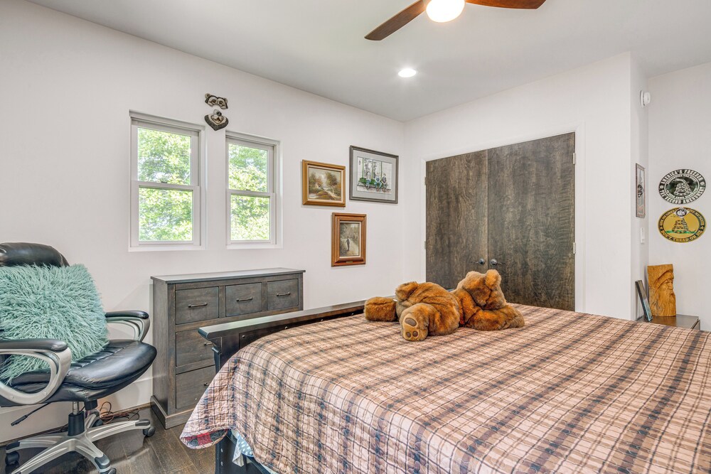 Hilltop Blue Ridge Mtn Home: Hot Tub, Views view 5