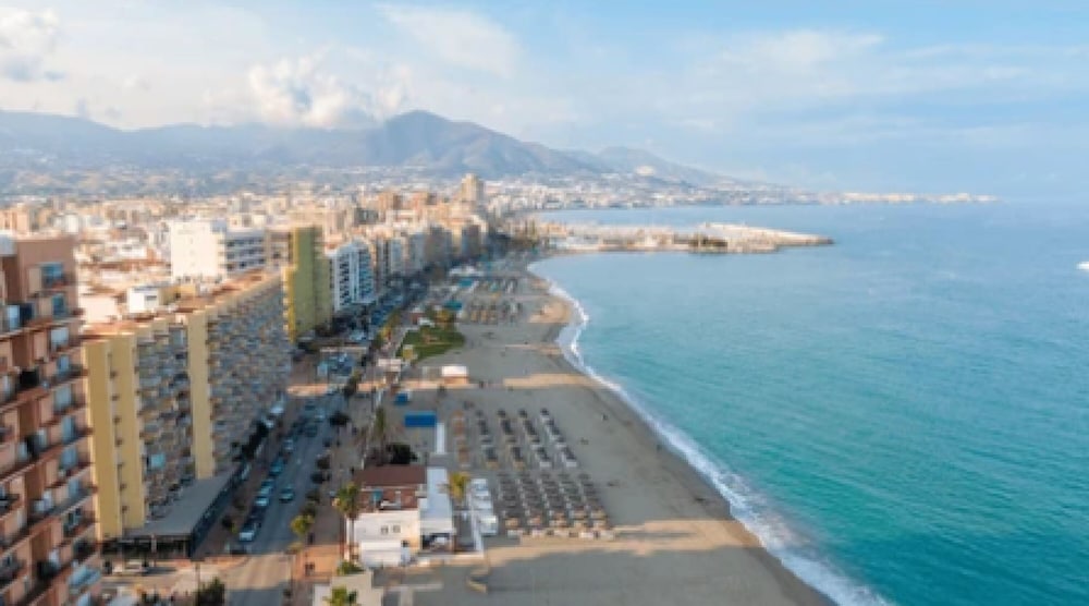 Sea View Apartment Near The Beach