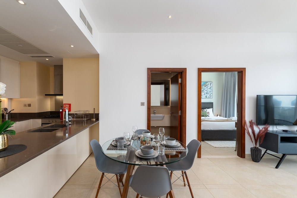 Sleek 1BR at Dubai Marina w Balcony