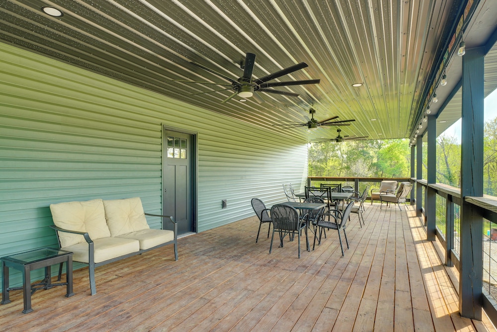 Near Vineyards: Country Condo in New Haven