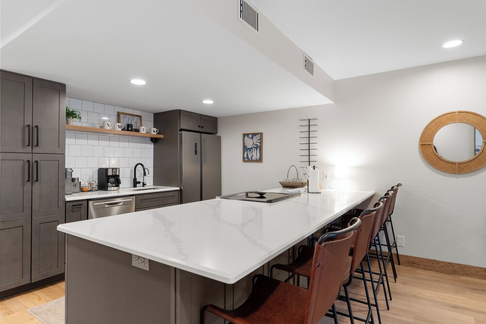 Mountain Side Condominiums 152, Building H