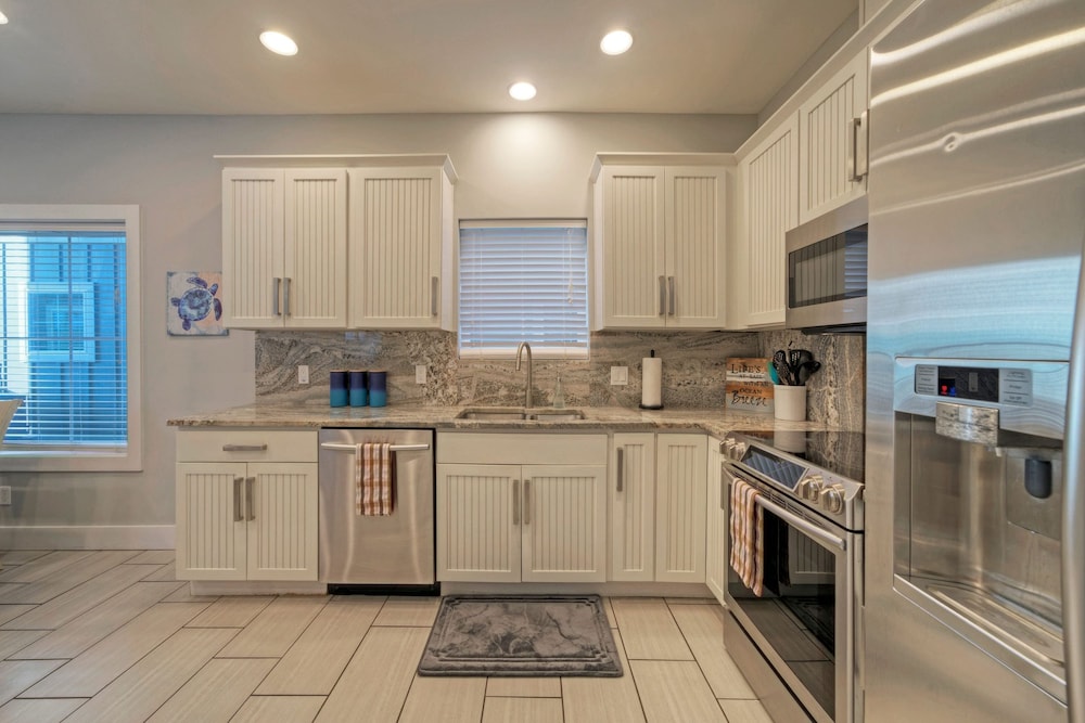 Villa La Isla Family Condo With Pool Near Corpus Christi s Best Beaches Dining