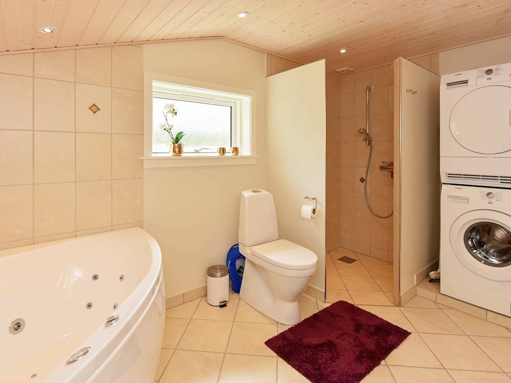 Gorgeous Holiday Home in Nørre Nebel with Hot Tub view 4