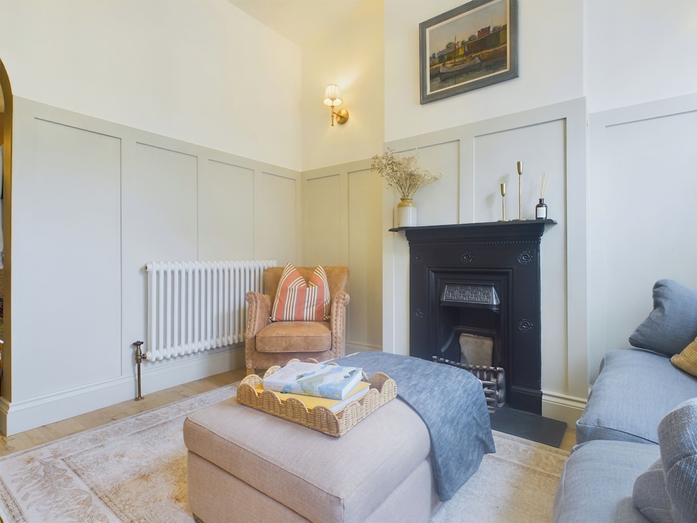 Seaside Cottage Retreat in Leigh-on-sea
