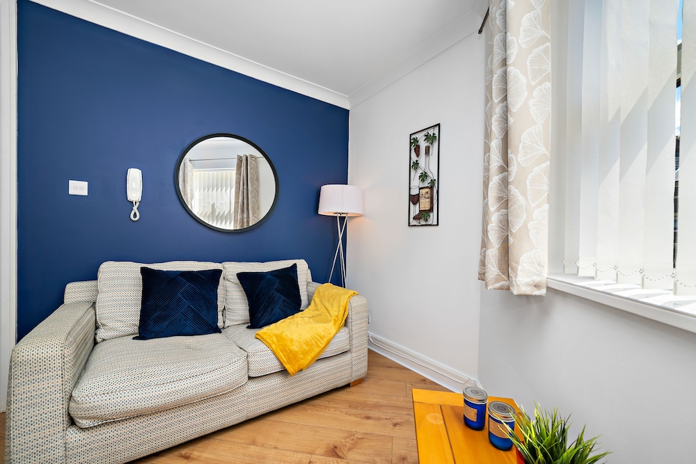 Stay In Cardiff Canton St. John's Court Apartment