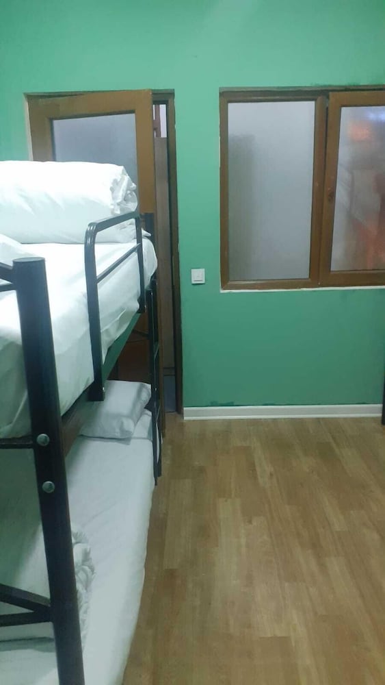 28 may Centr City hostel