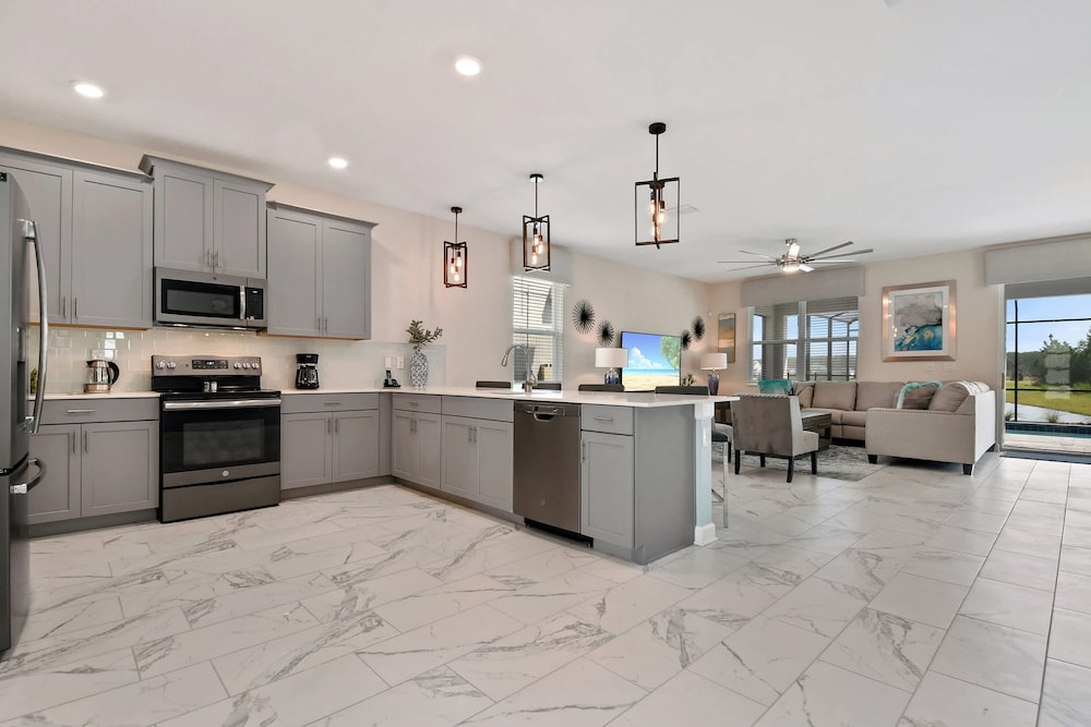 Home 9 Bed Pool Best Location Storey Lake