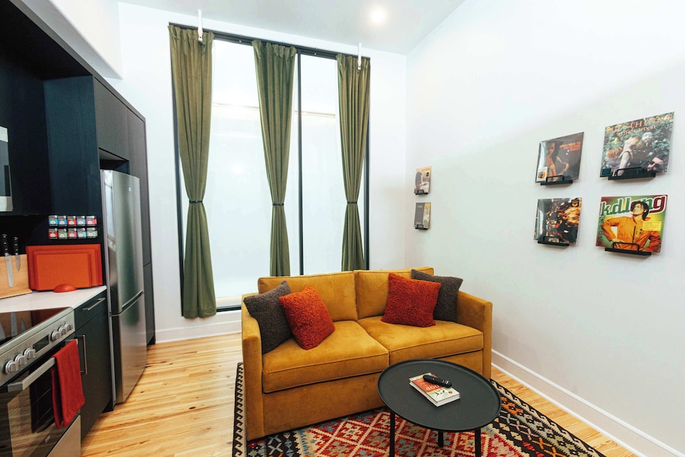 Loft 305 - The William - Atrium - Live Work Walk