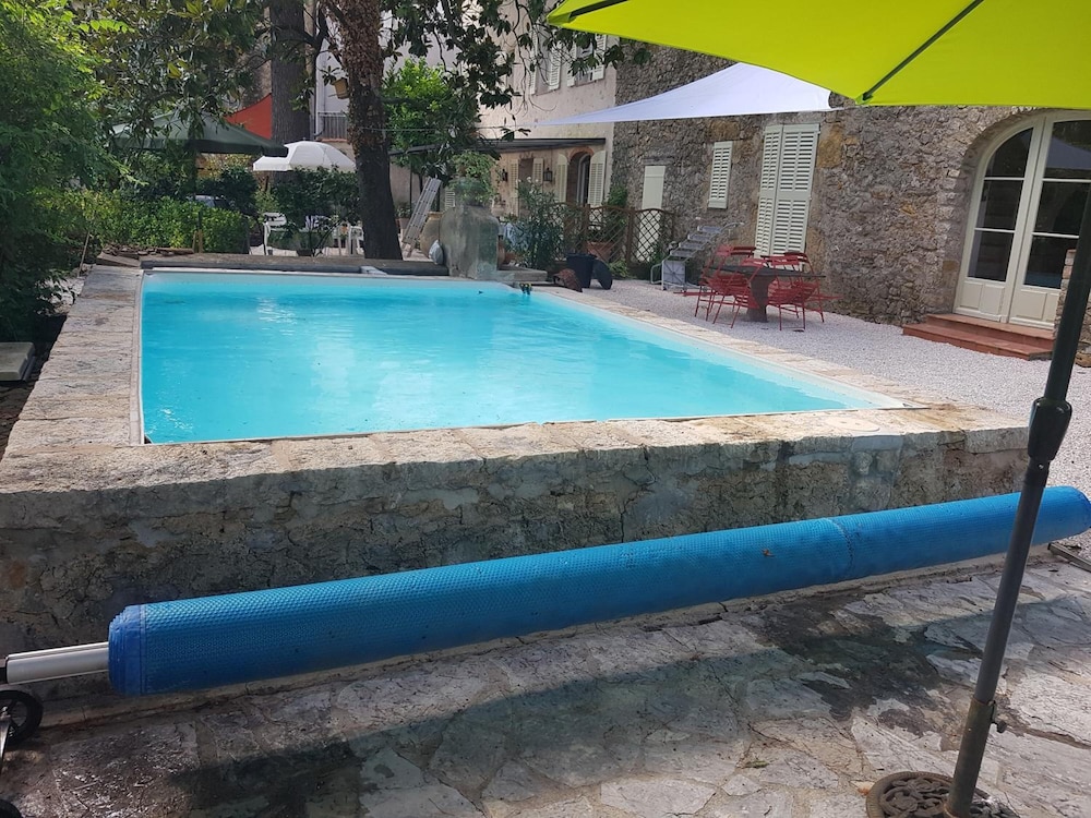 Photo 19