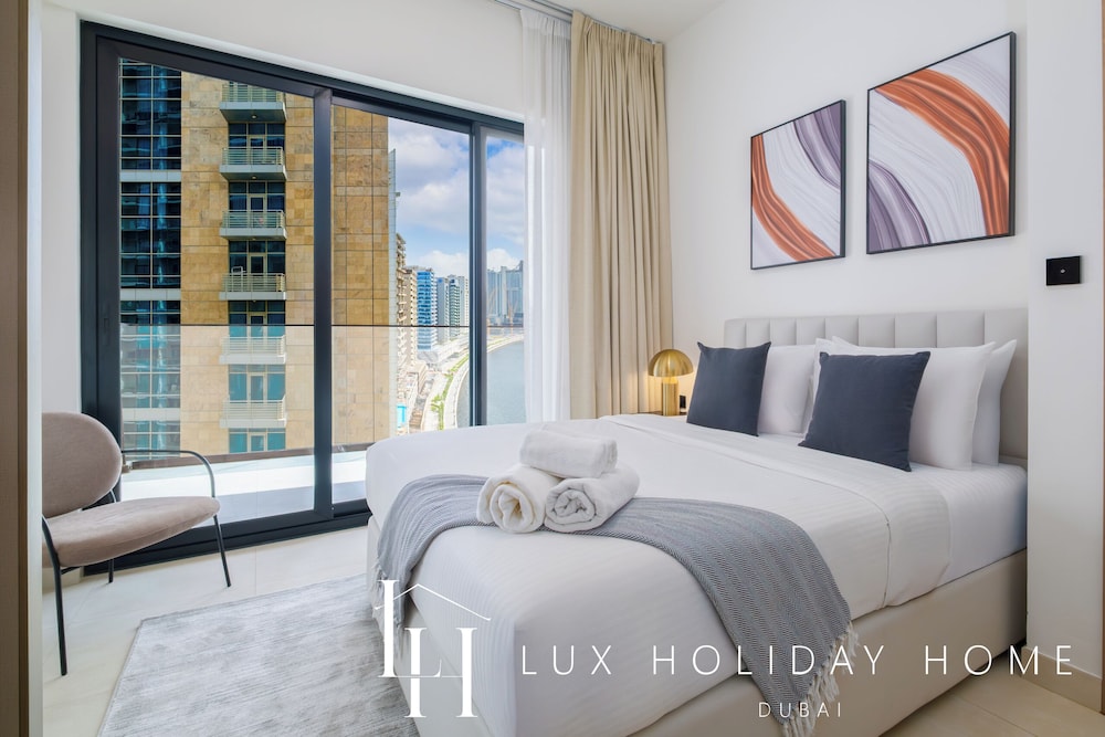 LUX The Modern Binghatti Canal Suite 3