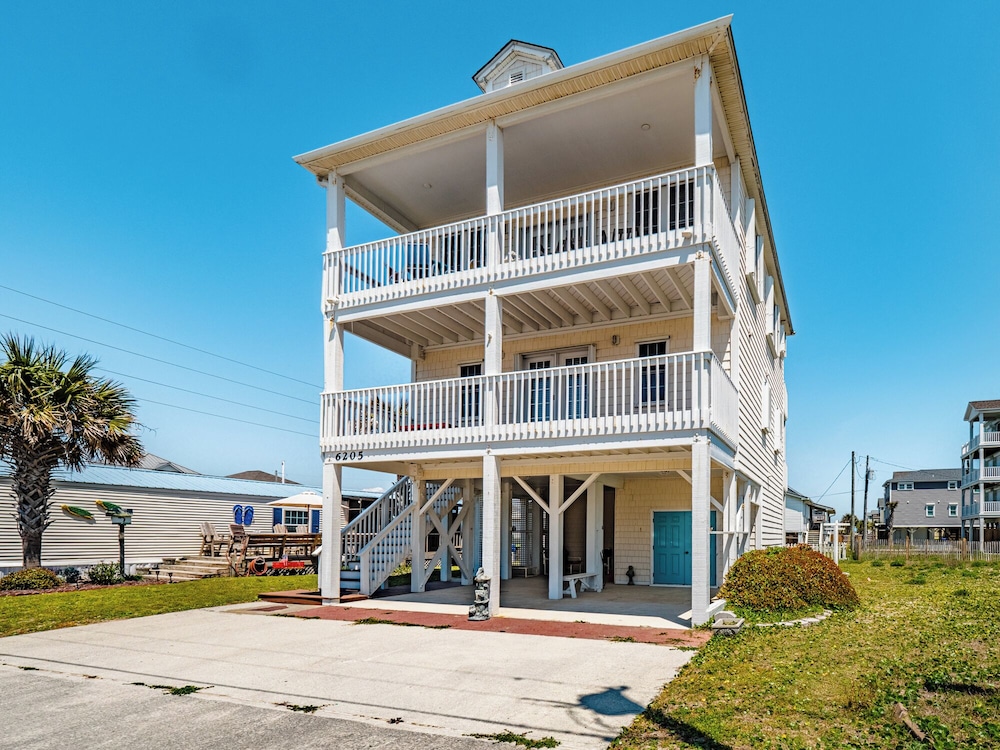 Skipper's Hideout by Topsail Realty