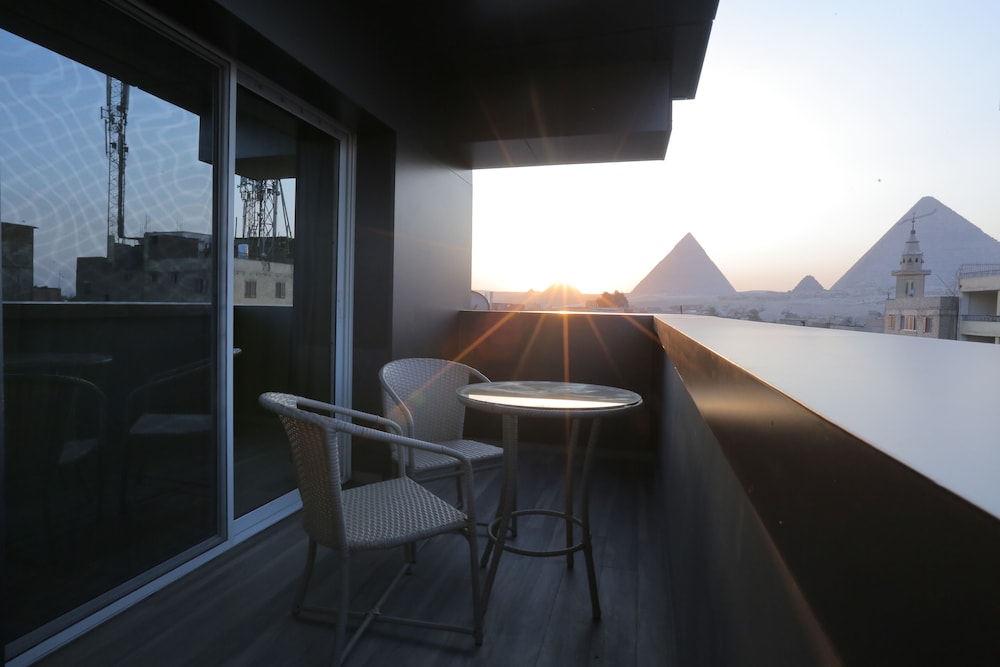 Hotel Pyramid Edge Hotel & Exclusive Pyramids View Rooftop - Image 1