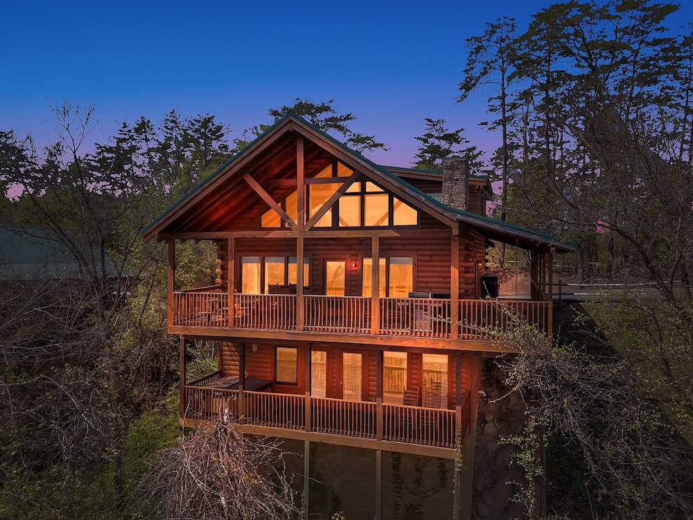 Ern860 - Cozy Bear Overlook 4 Bedroom Cabin