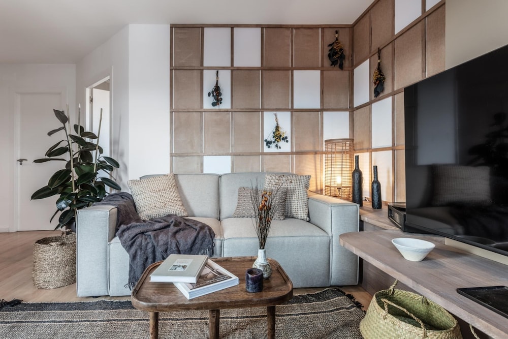 Triana - 1 Bedroom Apartment in Trafalgar