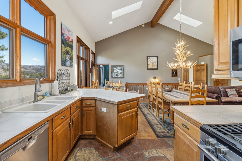 Cascade Mountain Home By Estes Park Homes 6 Bedroom Home
