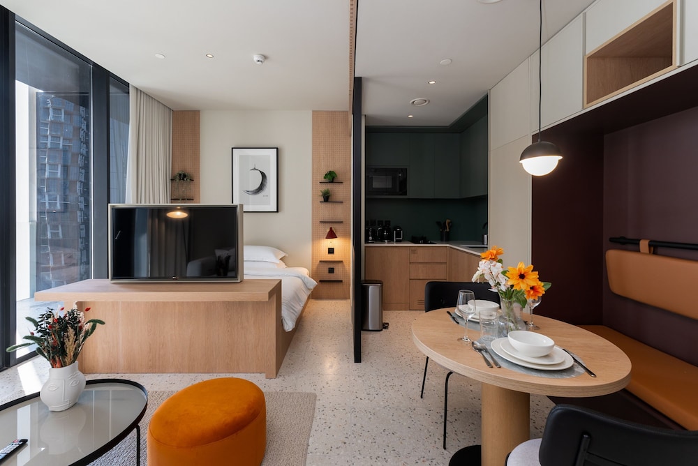 Business Bay Trendy Studio w Pool and Gym