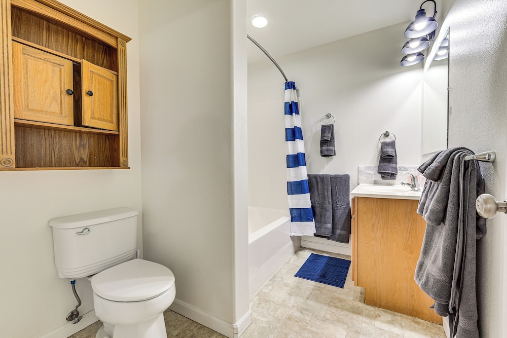 Spacious & Scenic Wasilla Getaway Near Adventures