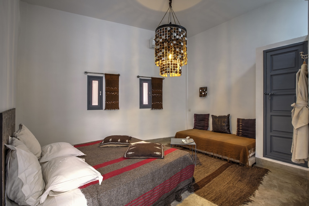 Riad Awa