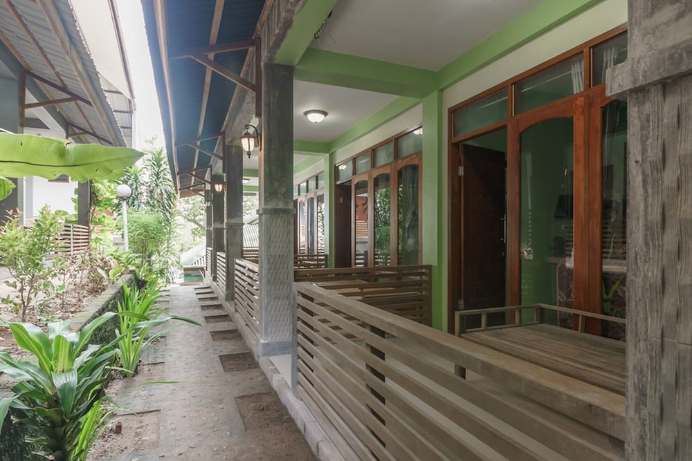 RedDoorz Syariah @ Iboih Beach Sabang view 2