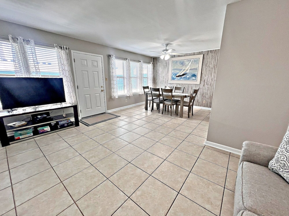 Sea Breeze 318