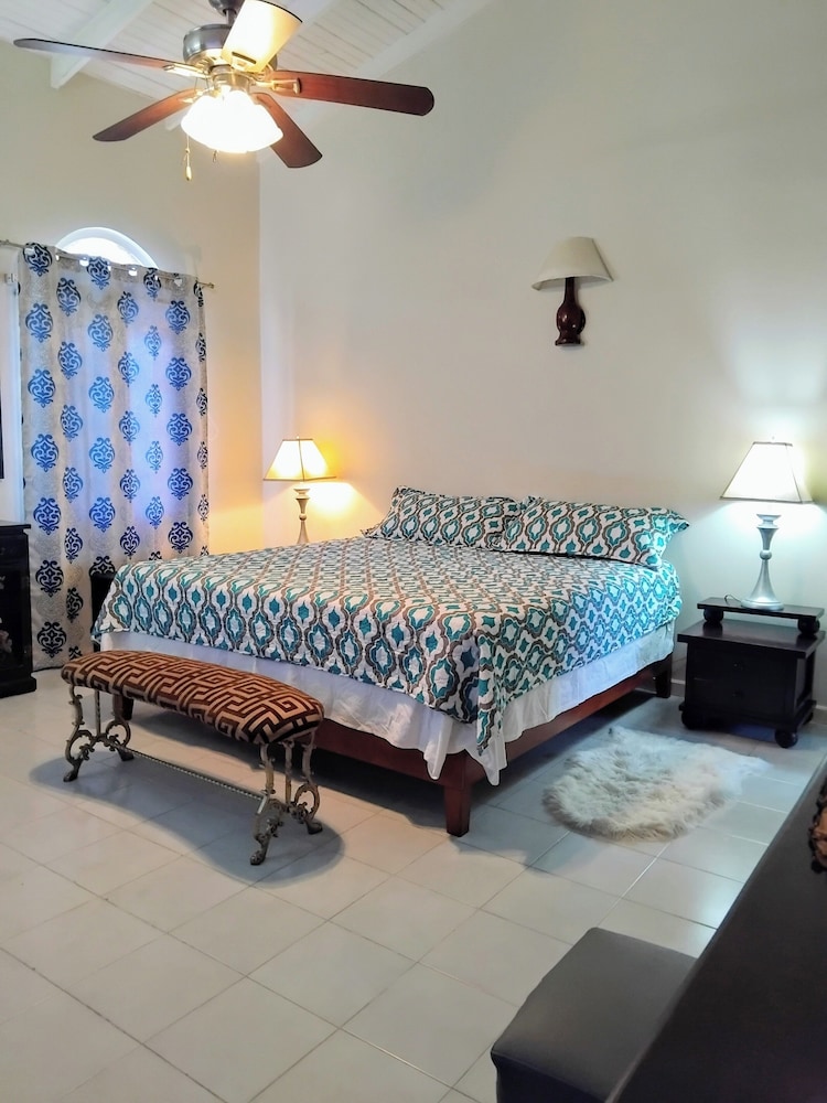 Rush Bond Villa view 5