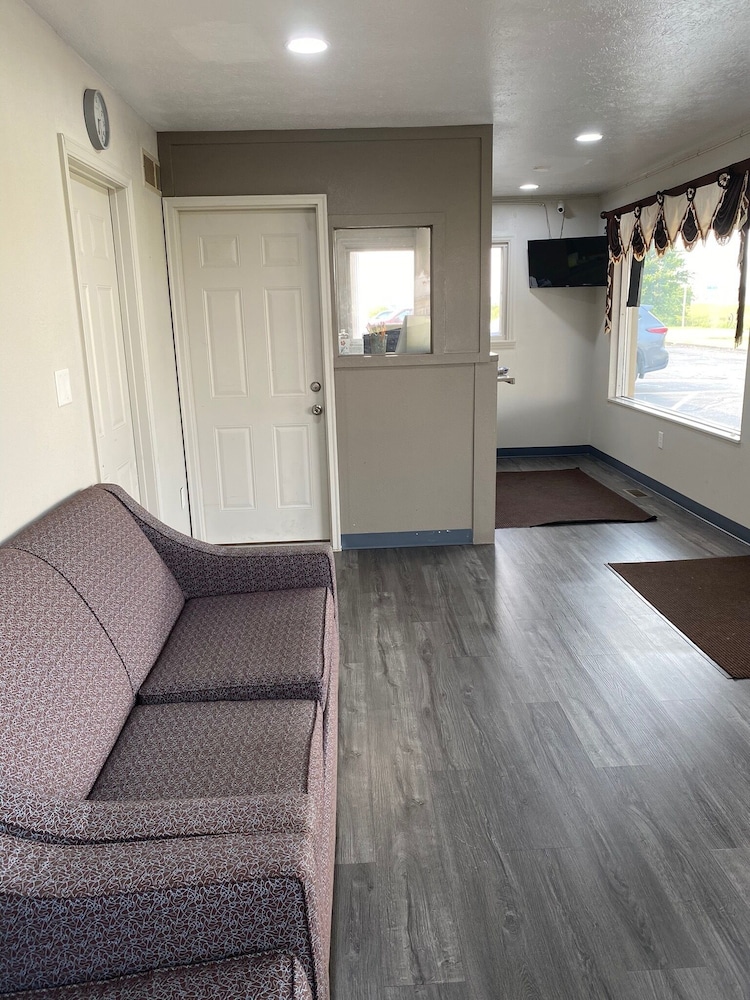 New Budget inn view 2