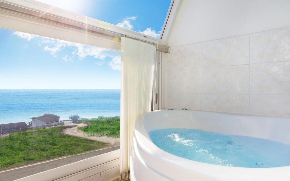 Namhae Tomato Pension view 3
