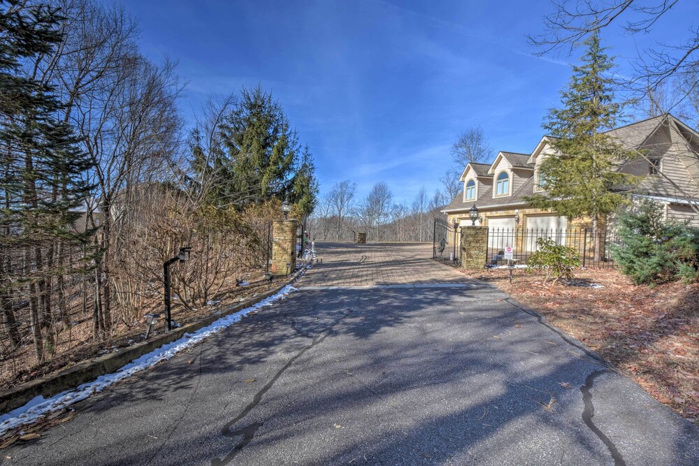 Cozy Vacation Rental Near Lake Chatuge! view 5