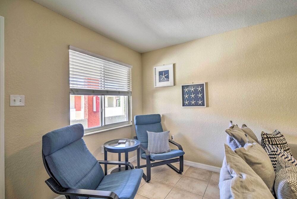 Sunny Indian Rocks Beach Condo: Steps to Gulf!