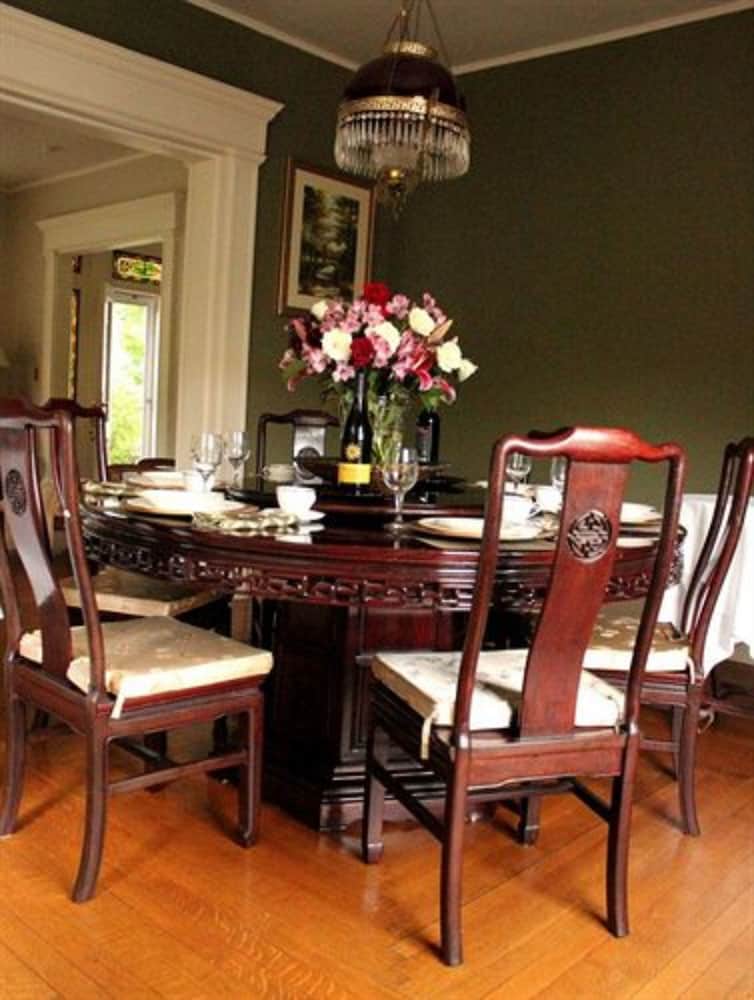 The Queen of the Catskills B&B