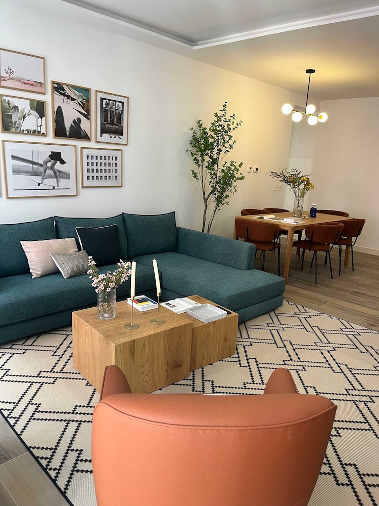 w Impressive 3BR w Sunny Terrace in Chueca