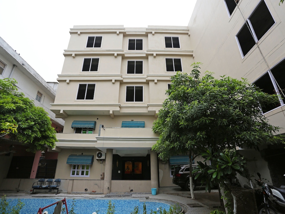 OYO 13773 The Shoba Estate