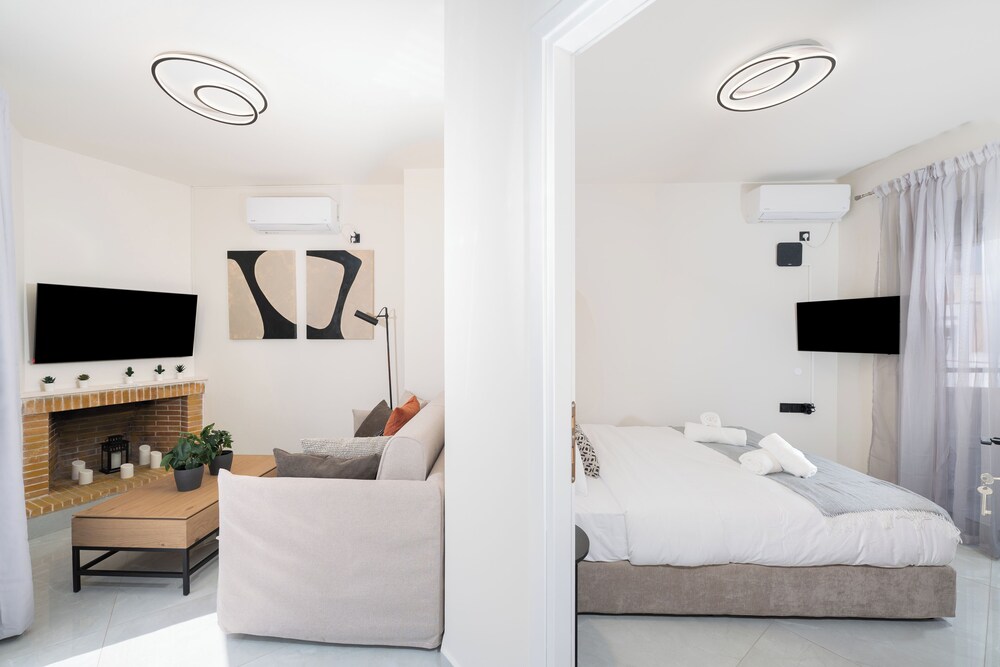 Acropolis View - Stylish City Penthouse