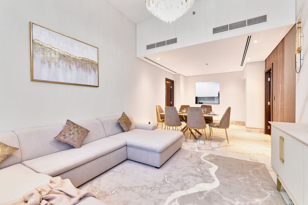 GLOBALSTAY. J One Tower Apartments