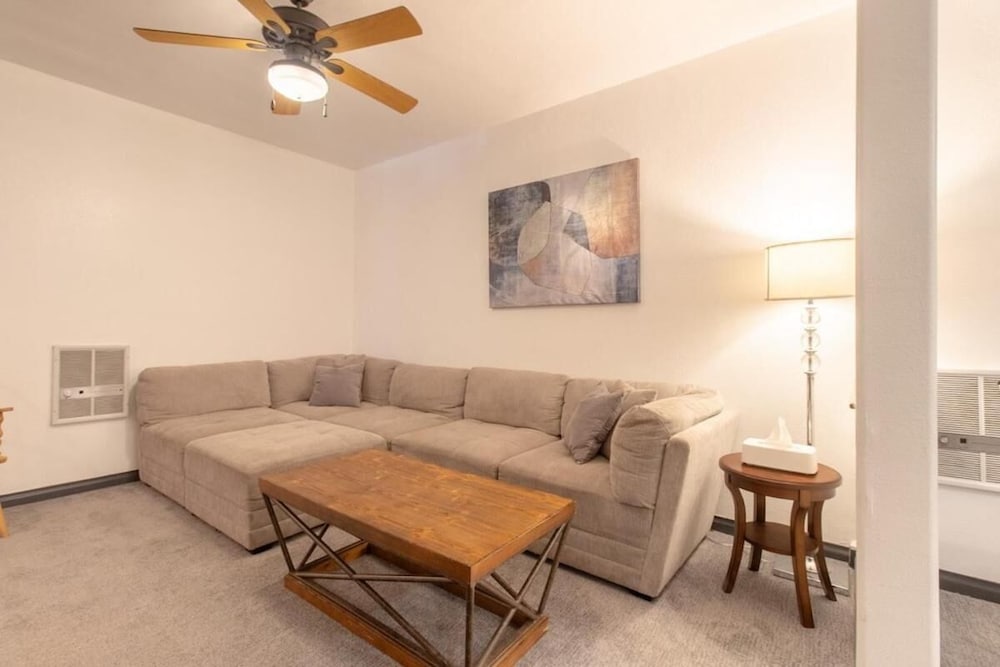7 guests 2BR 2BA