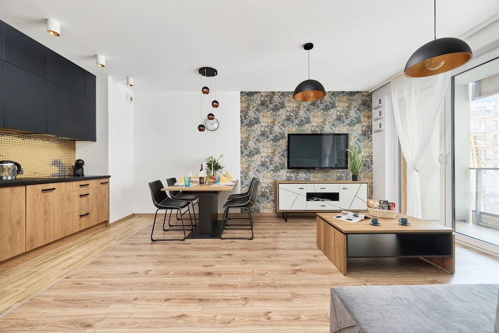 Stylish Apartment Wroclaw by Renters view 5