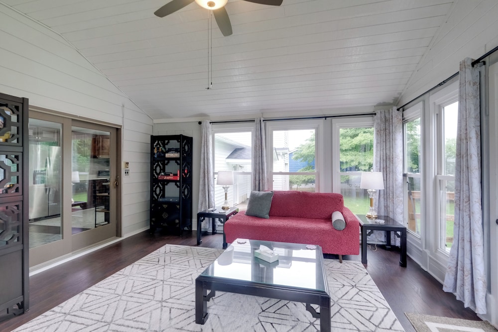 Fish, Relax & Enjoy Lake Views: Colonial Beach Gem
