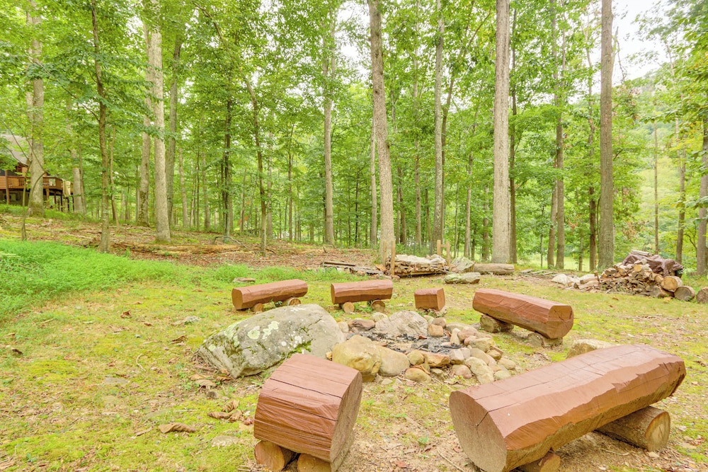 Great Cacapon Mtn Cabin w/ Private Hot Tub + Views