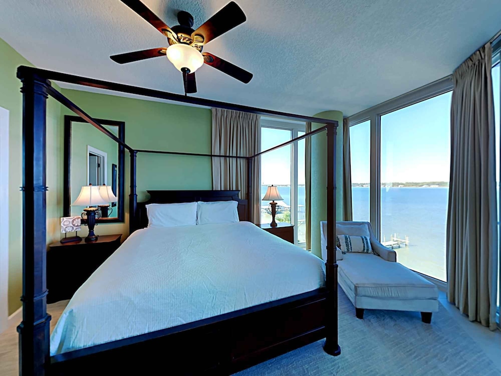 Lagoon Tower #402 view 4