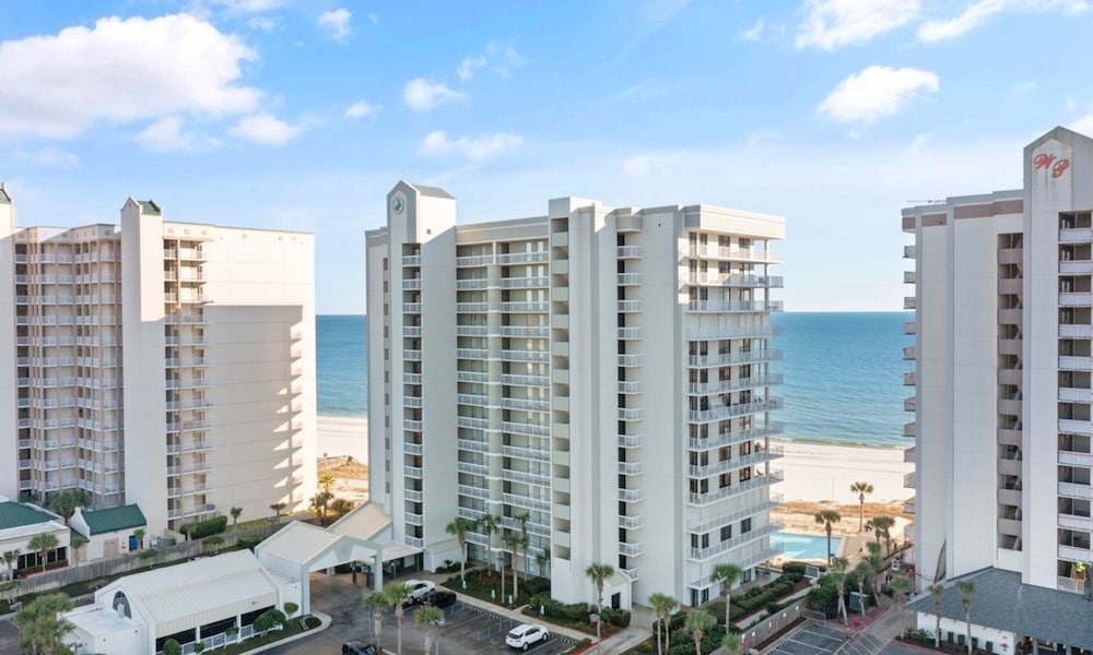 Pelican Pointe by Hosteeva