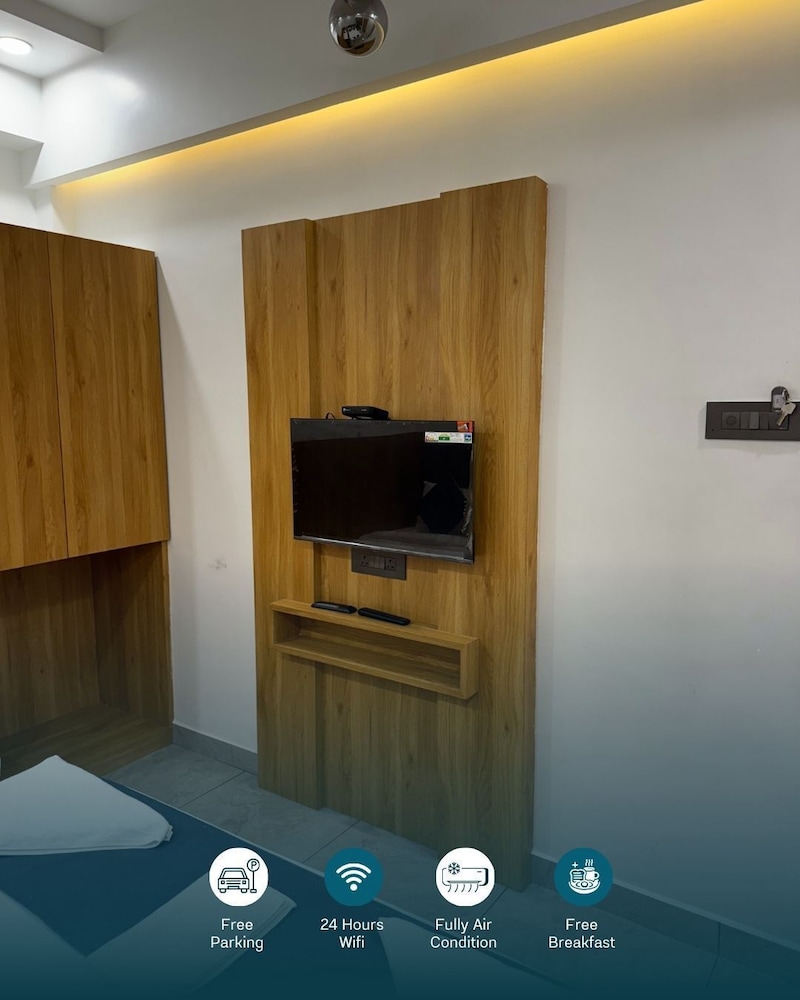 Hotel The Premier Dwarka